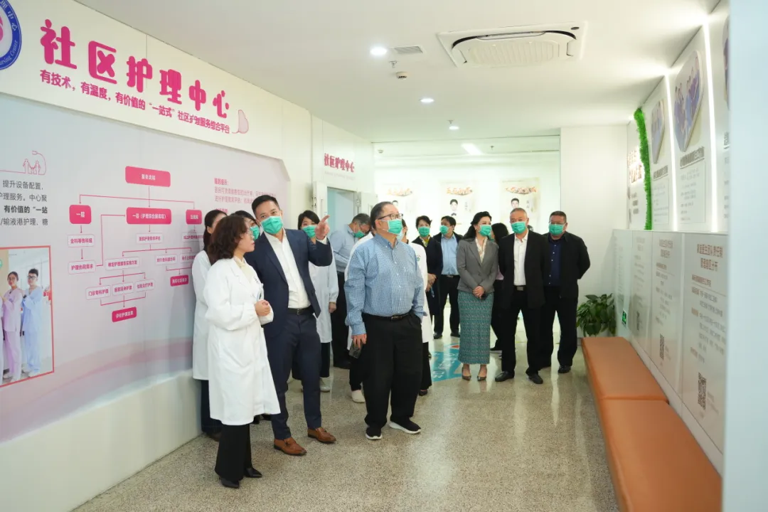 Tour with Dr Donald Li